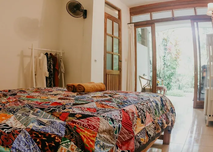 ベッド・アンド・ブレックファスト Rumah Semanggi